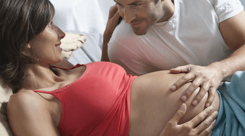 ¿Qué sucede en los bebés cuando su madre tienen relaciones sexuales durante el embarazo?